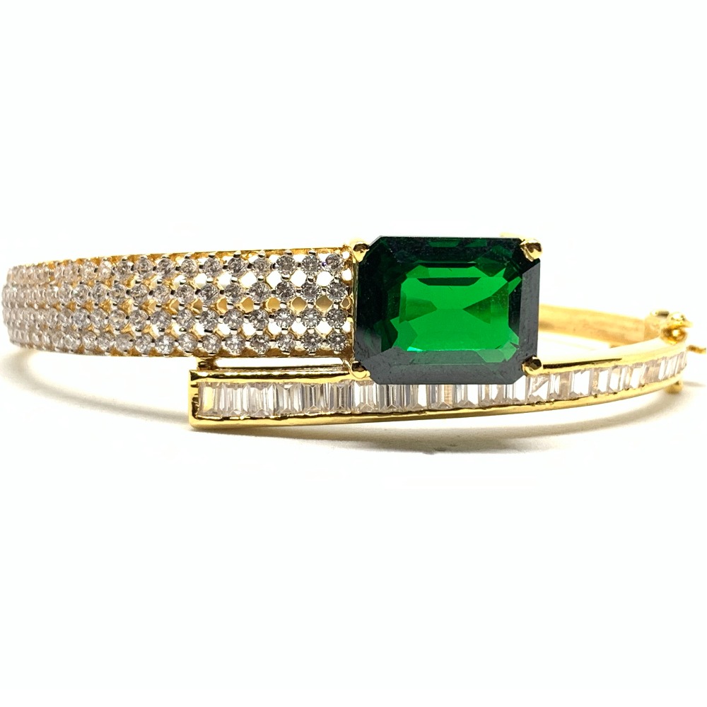 Designer Gold Bracelete