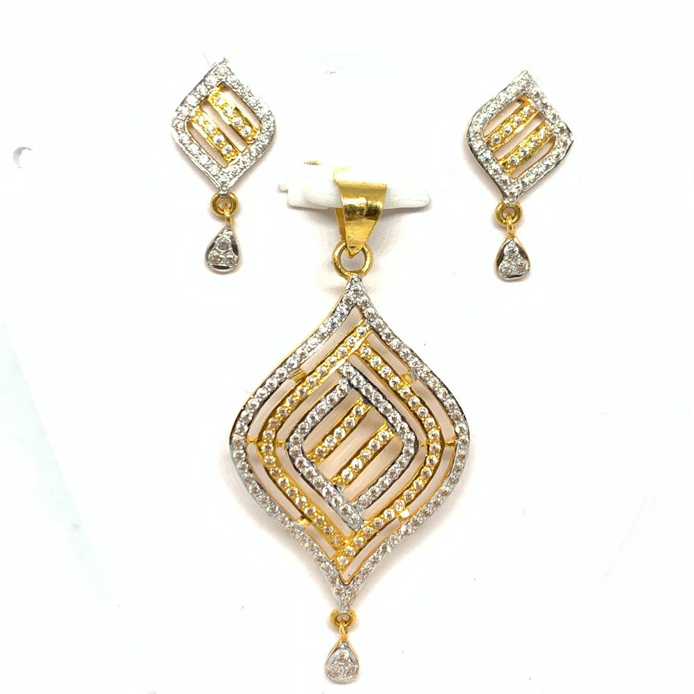 Designer Gold Pendent Set