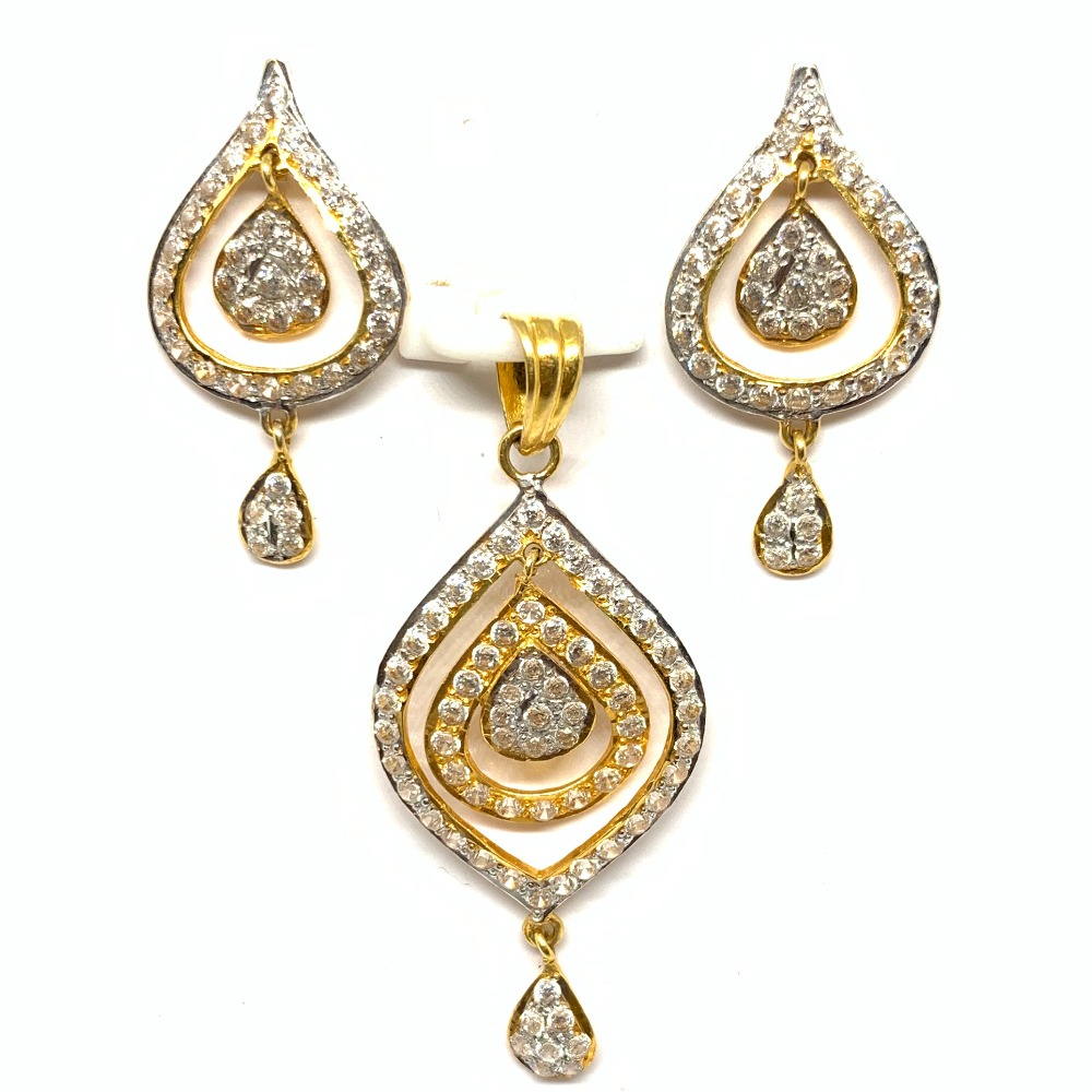 Designer Gold Pendent Set