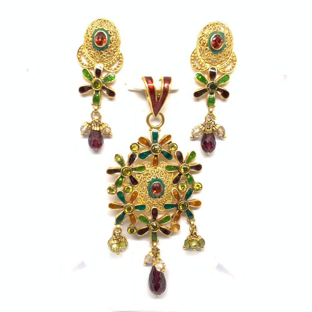 Designer Gold Pendent Set