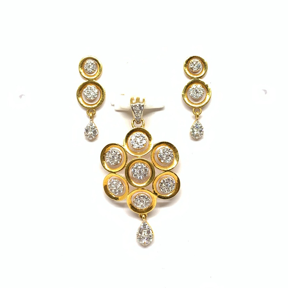 Designer Gold Pendent Set