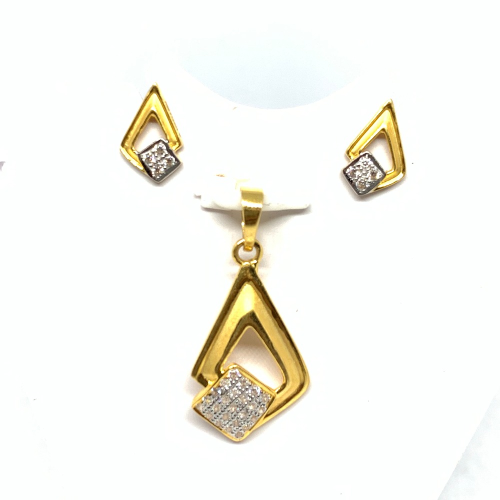 Designer Gold Pendant Set