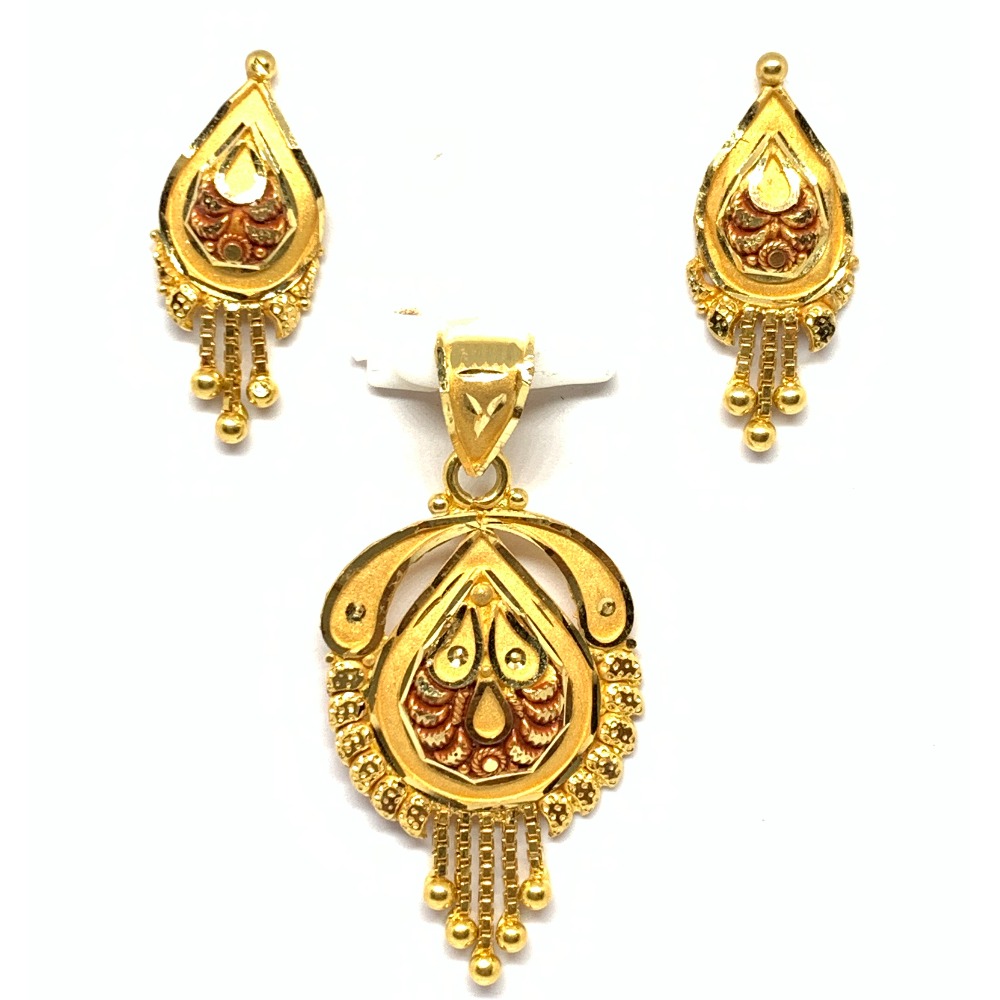 Designer Gold Pendant Set