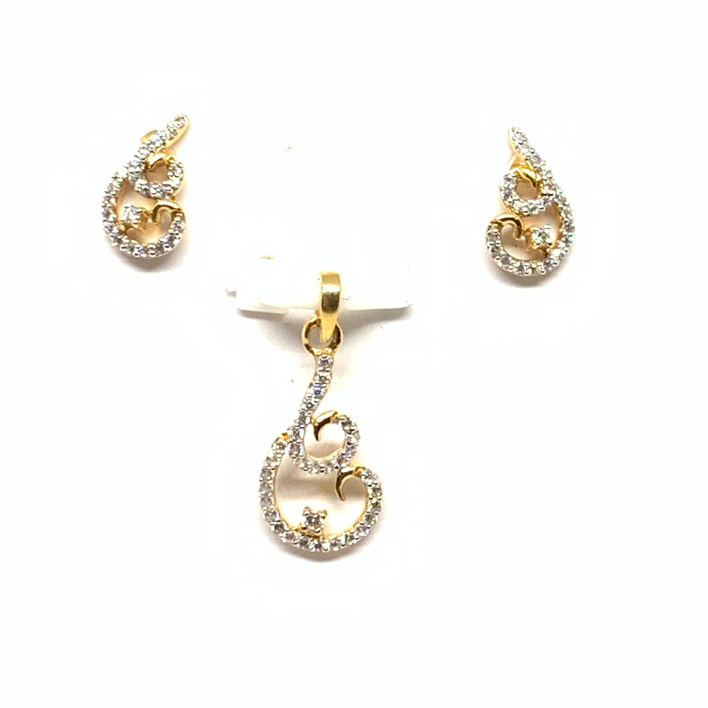 Designer Gold Pendant Set