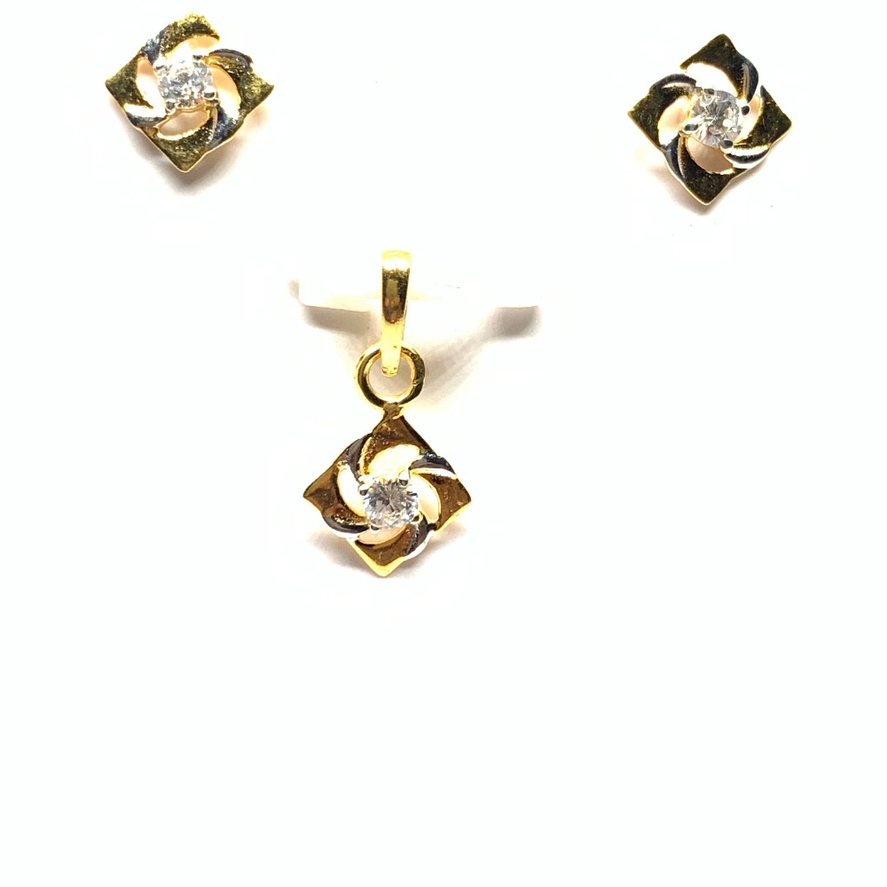 Designer Gold Pendant Set