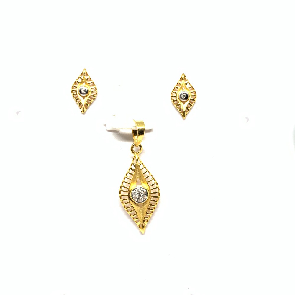 Designer Gold Pendant Set