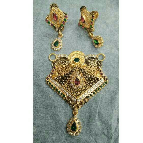 22K Ladies Indian Fancy Pendant Set Yellow