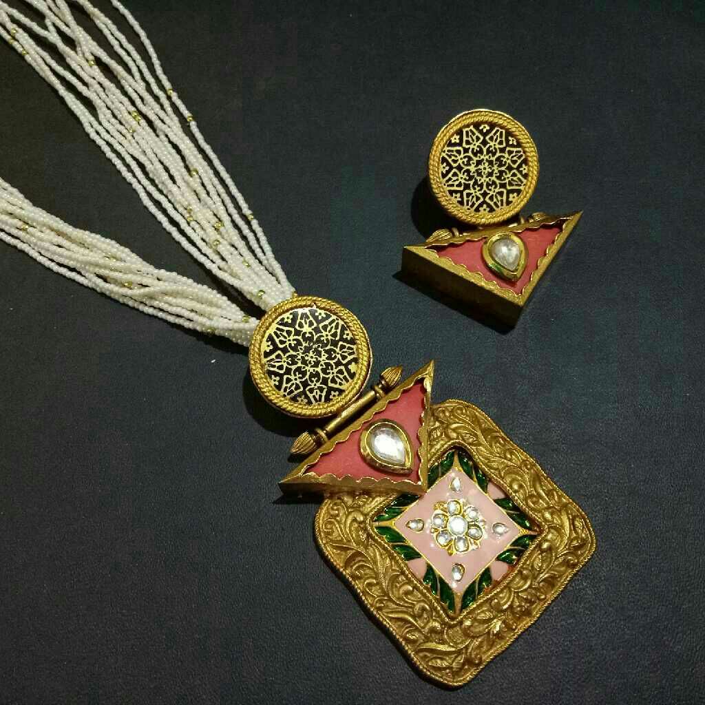 Fancy Colorful Necklace Set