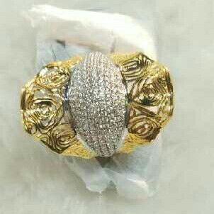 Attractive Yellow Diamond Ladies Ring
