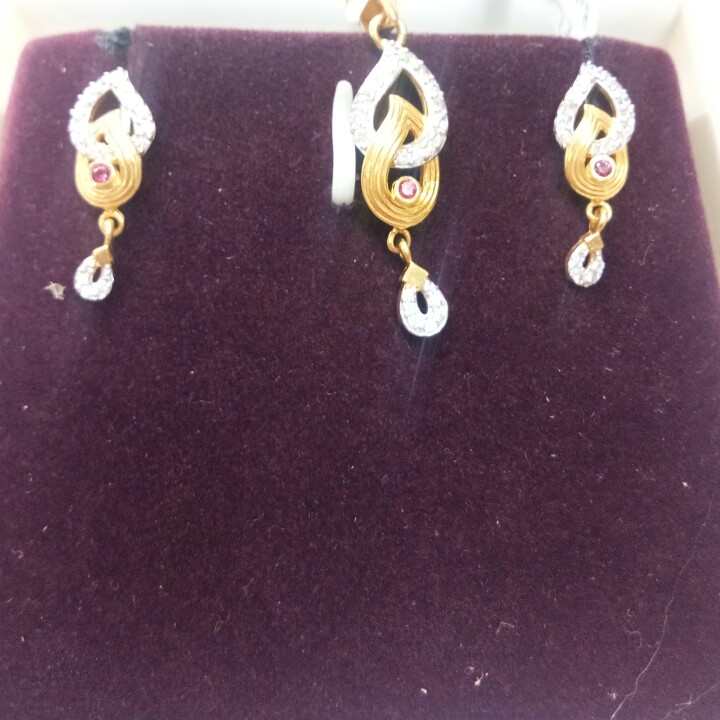 916 hallmark pendant set HW1627