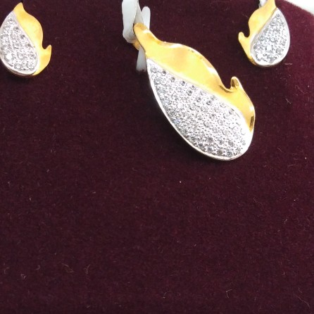 916 Gold hallmark pendant set