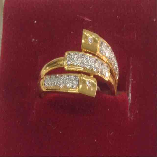 916 Gold Ethnic Ladies Ring