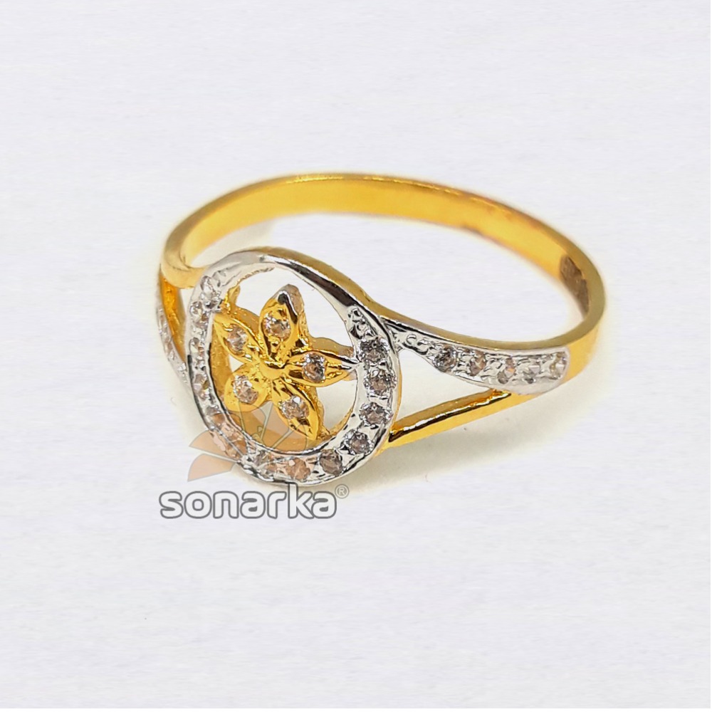 22KT Fancy Star Shaped CZ Ladies Ring - Image 3