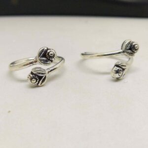 Silver fancy toe ring  / bichiya   for ladies