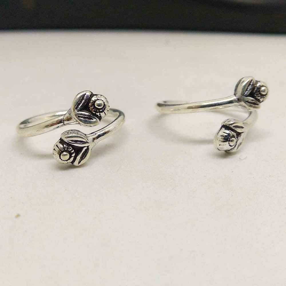 Silver fancy toe ring / bichiya for ladies