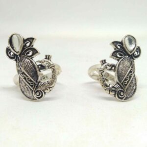 Silver oxidised peacock design bichiya / toe rings  for ladies
