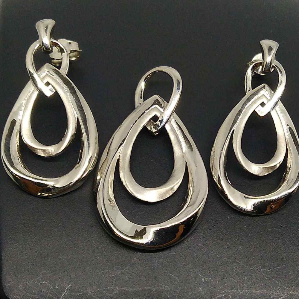925 Sterling Silver Met Finish Design Pendant Butti For Girls