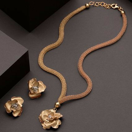 18KT yellow Gold Fancy festival Necklace set for ladies