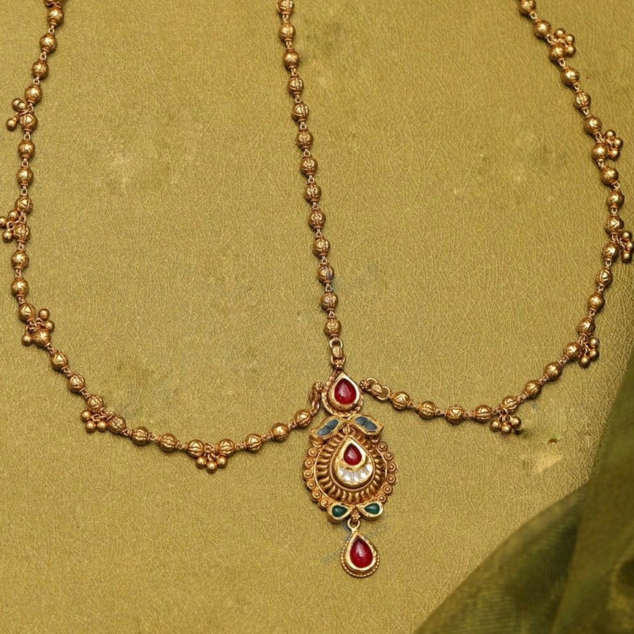 22KT / 916 Gold antique wedding Jadtar Mang tikka for ladies