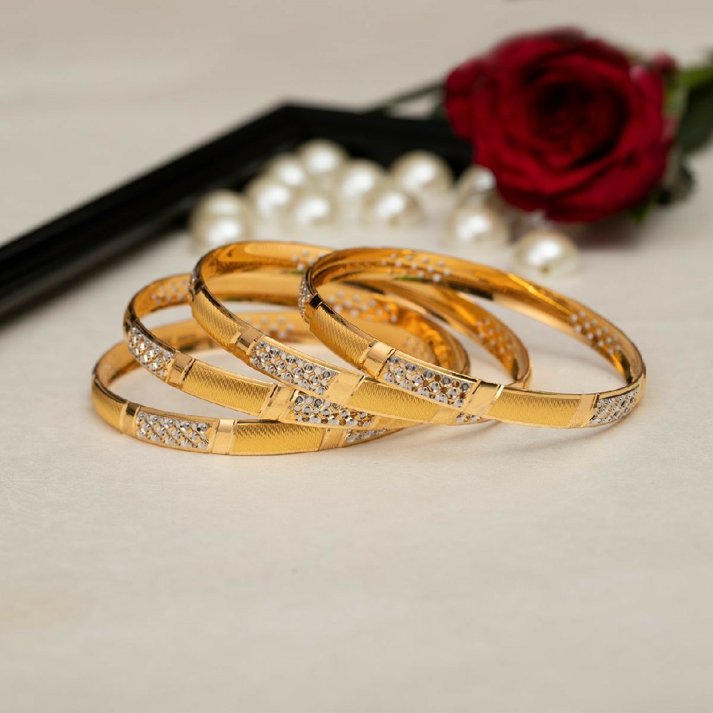 22KT / 916 Gold plain daily ware bangle for ladies BGG1001