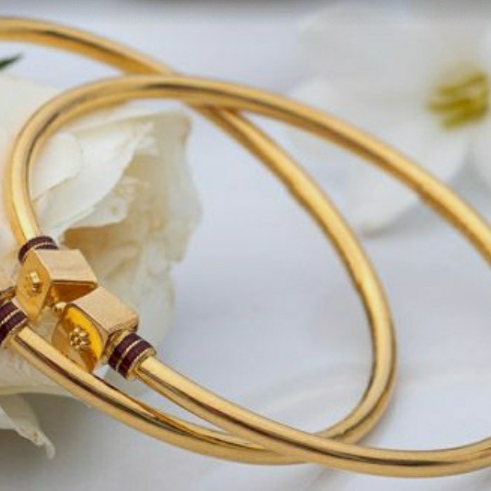 22KT / 916 Gold plain square kadli Bangle for ladies KKG0000 - Image 2