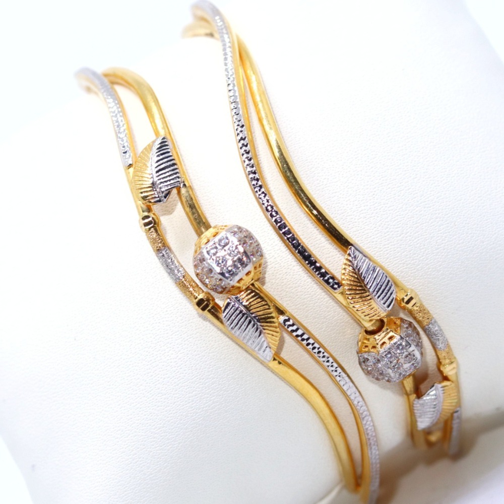 22KT / 916 Gold Fancy Movable Bolls Bangle For Ladies KKG0096 - Image 3