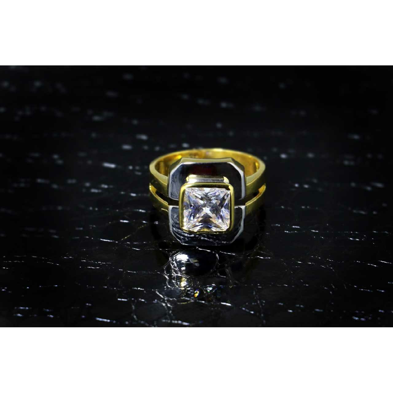 22KT Yellow Gold Gents Indian Solitaire Ring