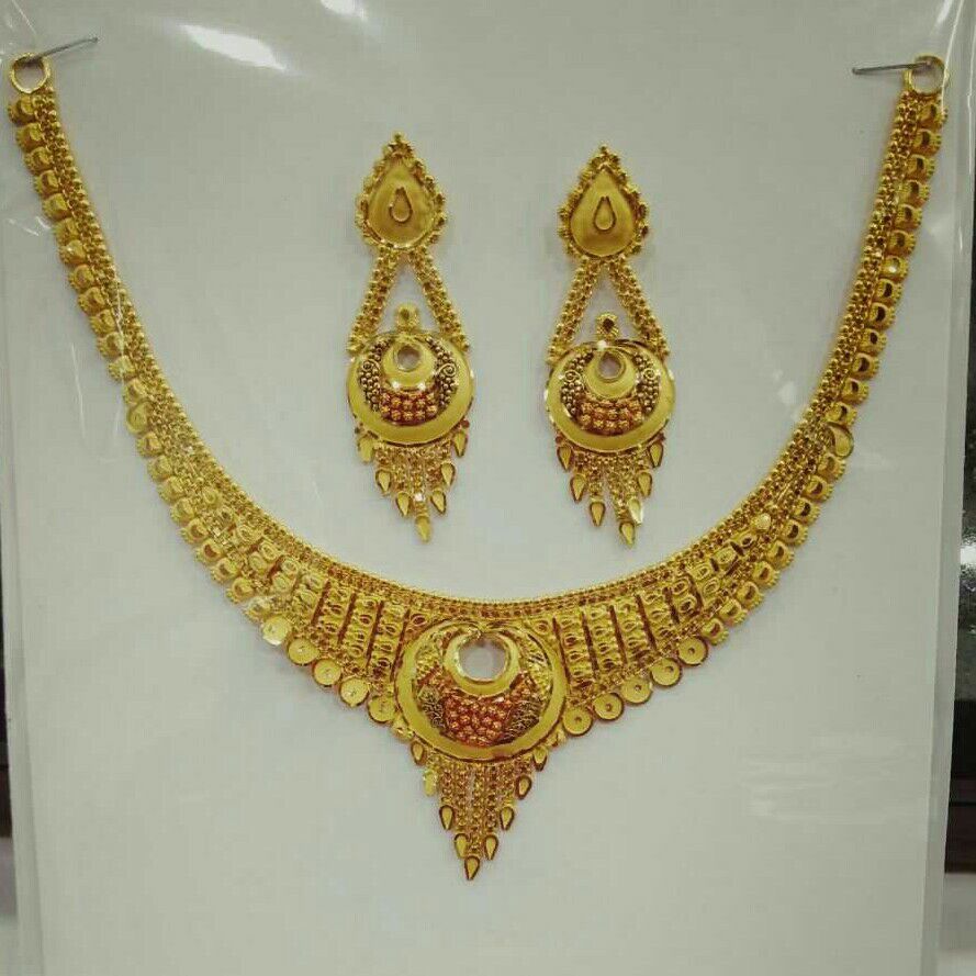 22KT Yellow Gold Ladies Antique Necklace Set