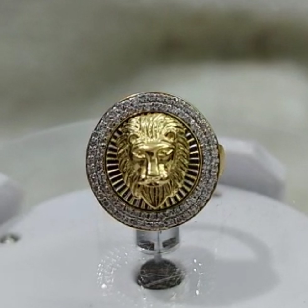 916 Gold Fancy Gent's Lion Face Ring