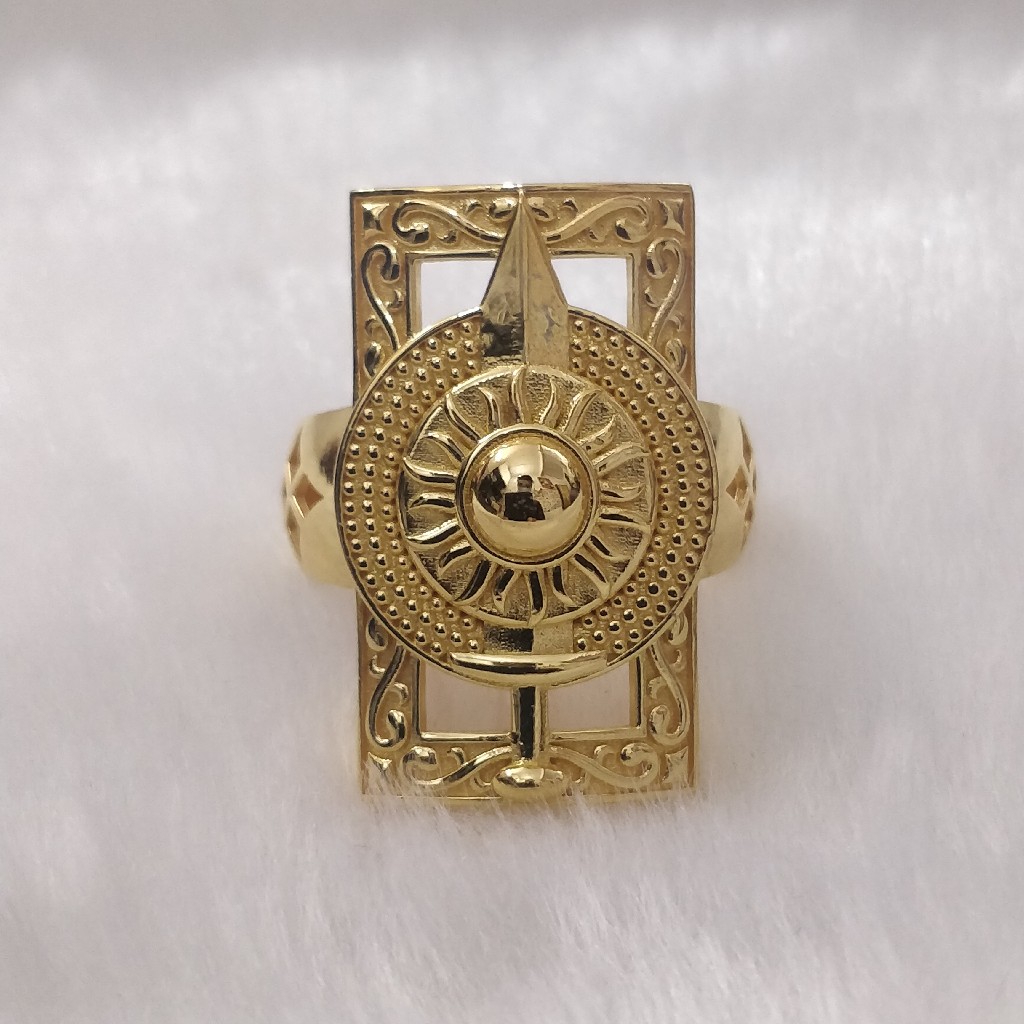 916 Gold Fancy Gent's Ring