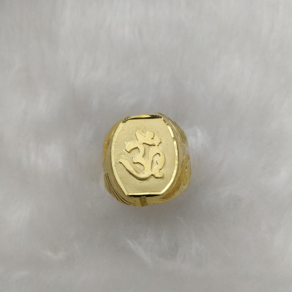 916 Gold Fancy Gent's Ring