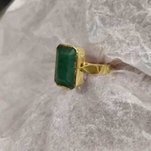 Panna stone ring