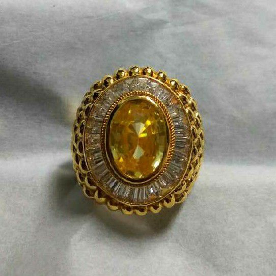 22KT Gold Yellow Sapphire Gents Ring