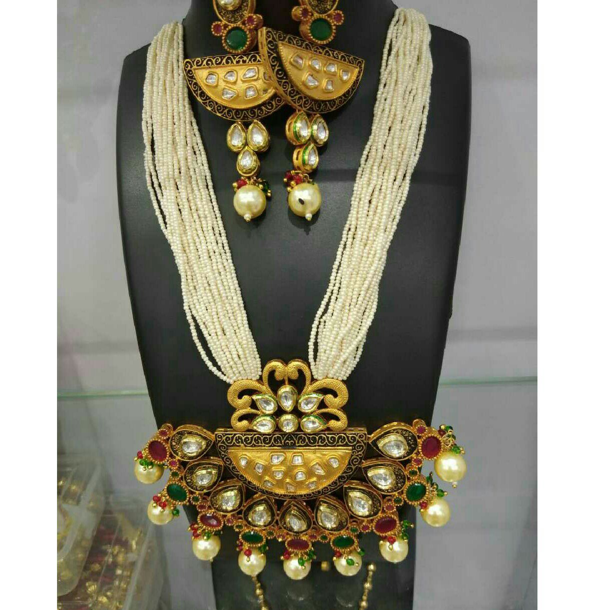 Gold Classic Pendant Set (Pieces)