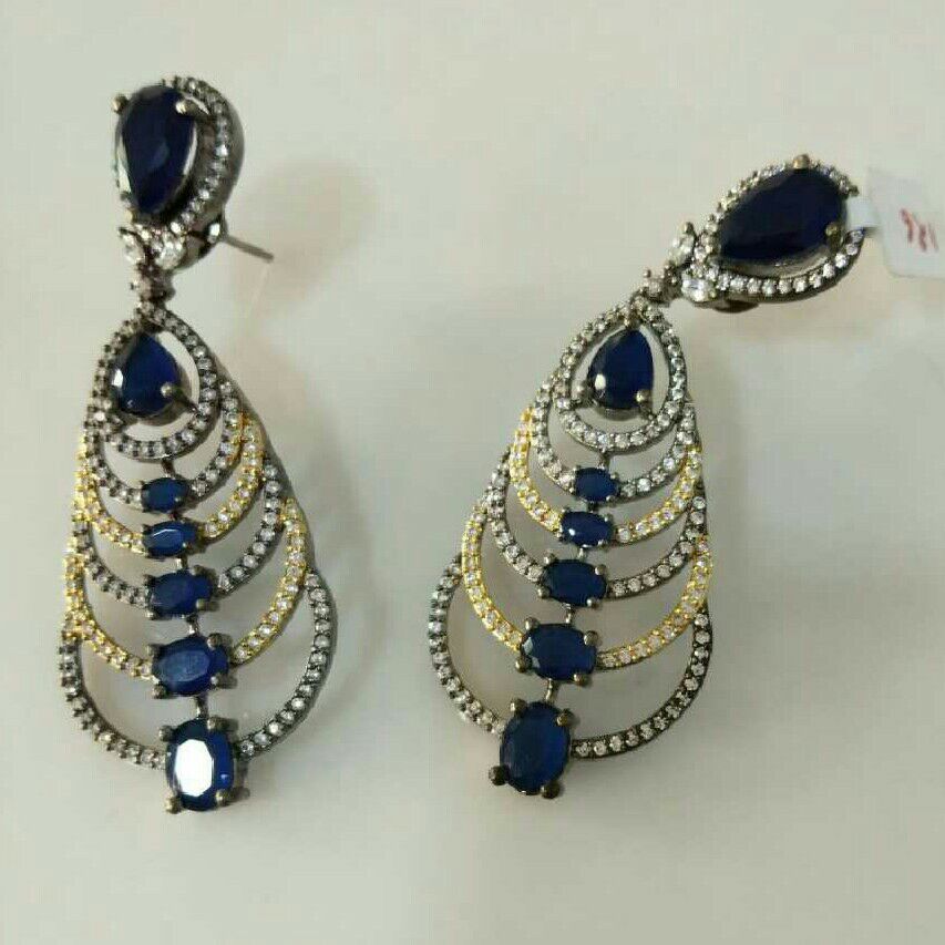 Modern Stylish Earring (Pieces)