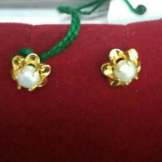 18K Gold Ladies Cz Moti Earring