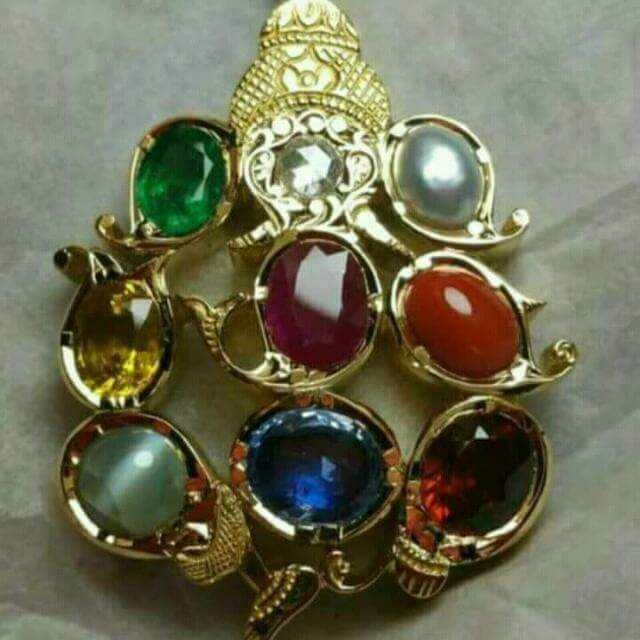 Gold Kundan Ganesha Pendant