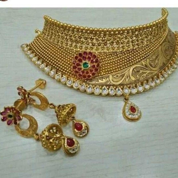 22K / 916 Gold Ladies Special Antique Necklace Set