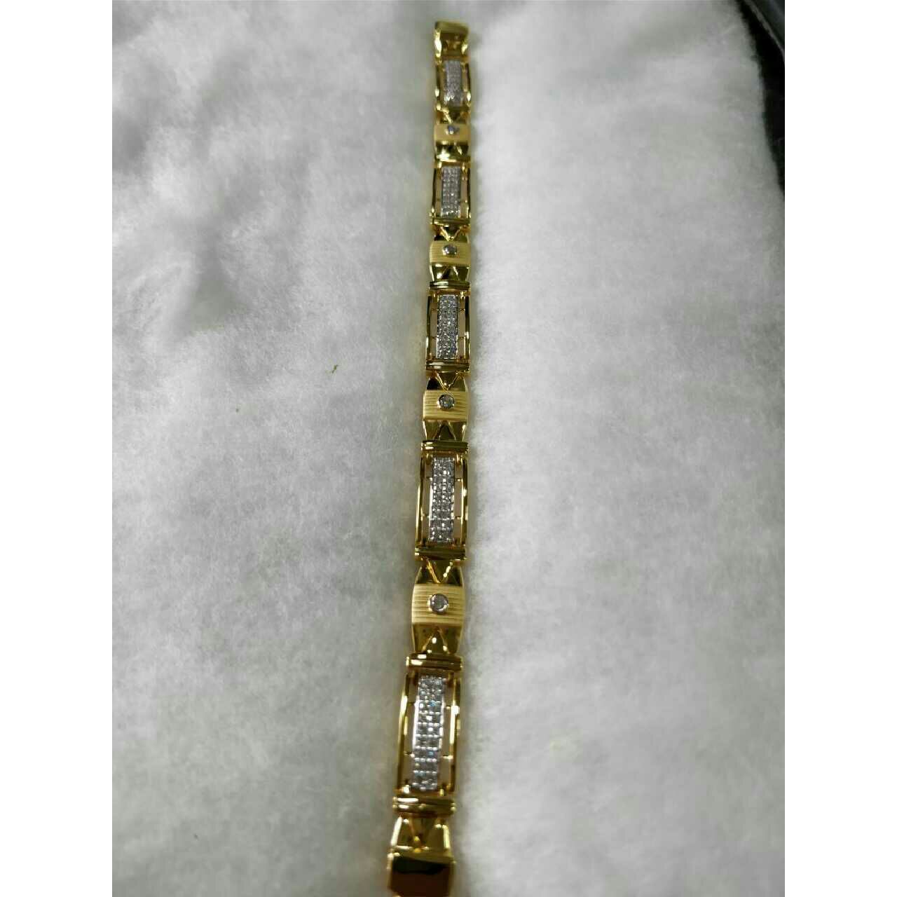 22K Yellow Gold Attractive Mens Lucky