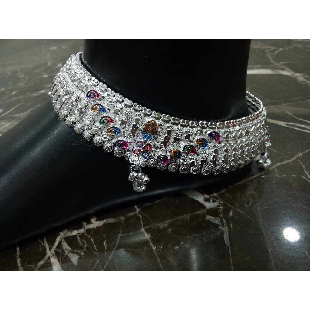 Silver Attractive D Payal