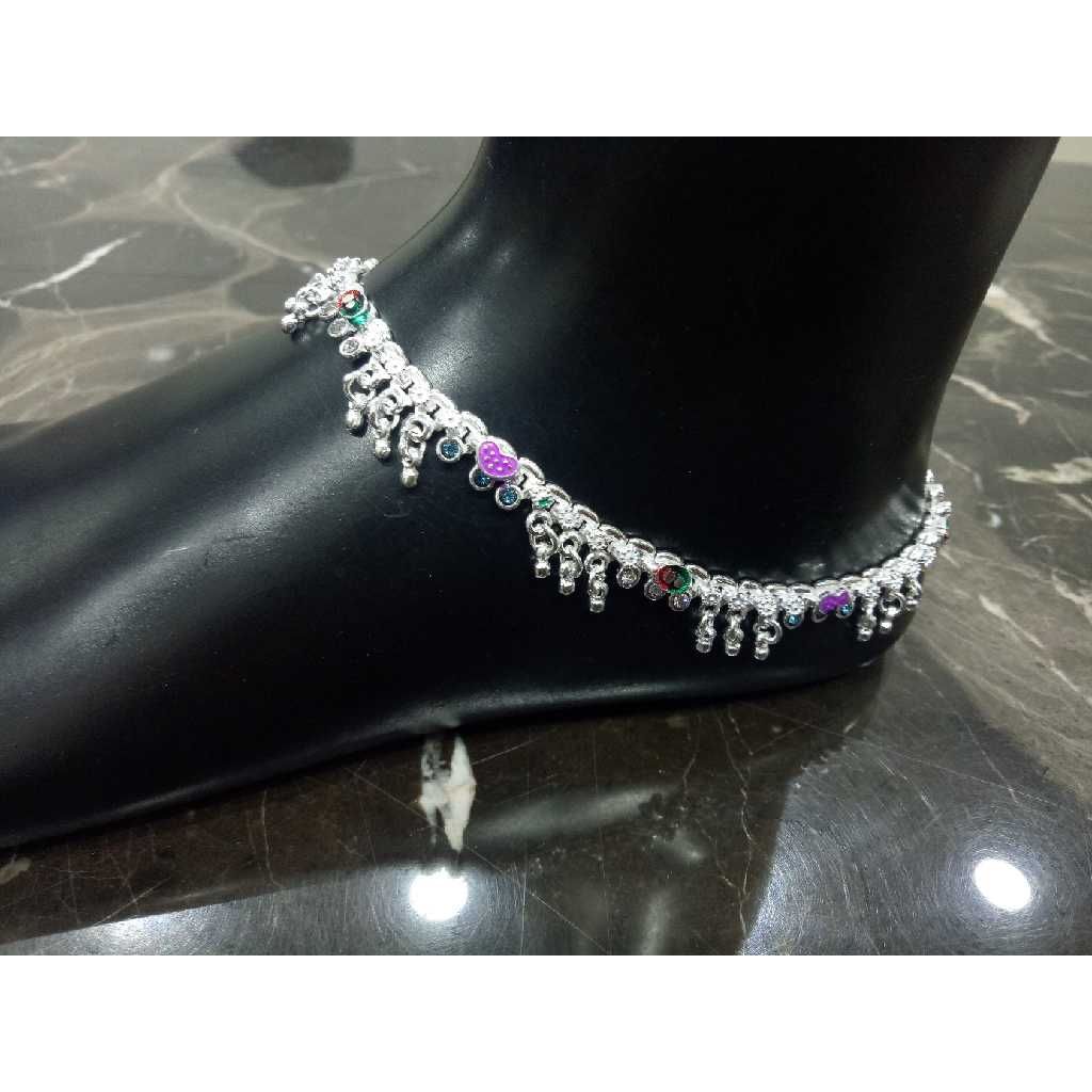 Silver Attractive D Payal