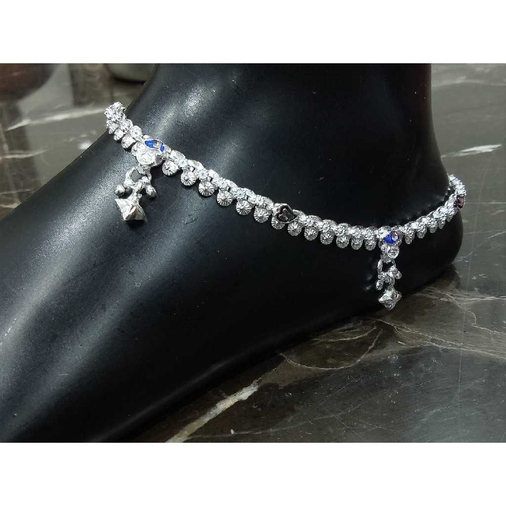 exclusive Silver D Payal