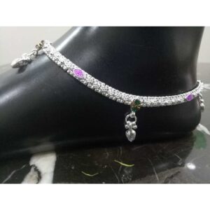 Attractive Silver D Payal