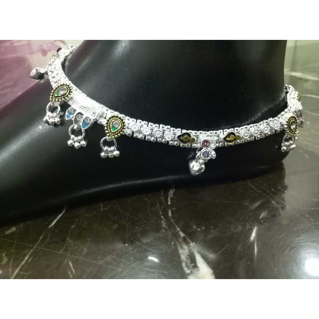 Stylish Silver D Payal