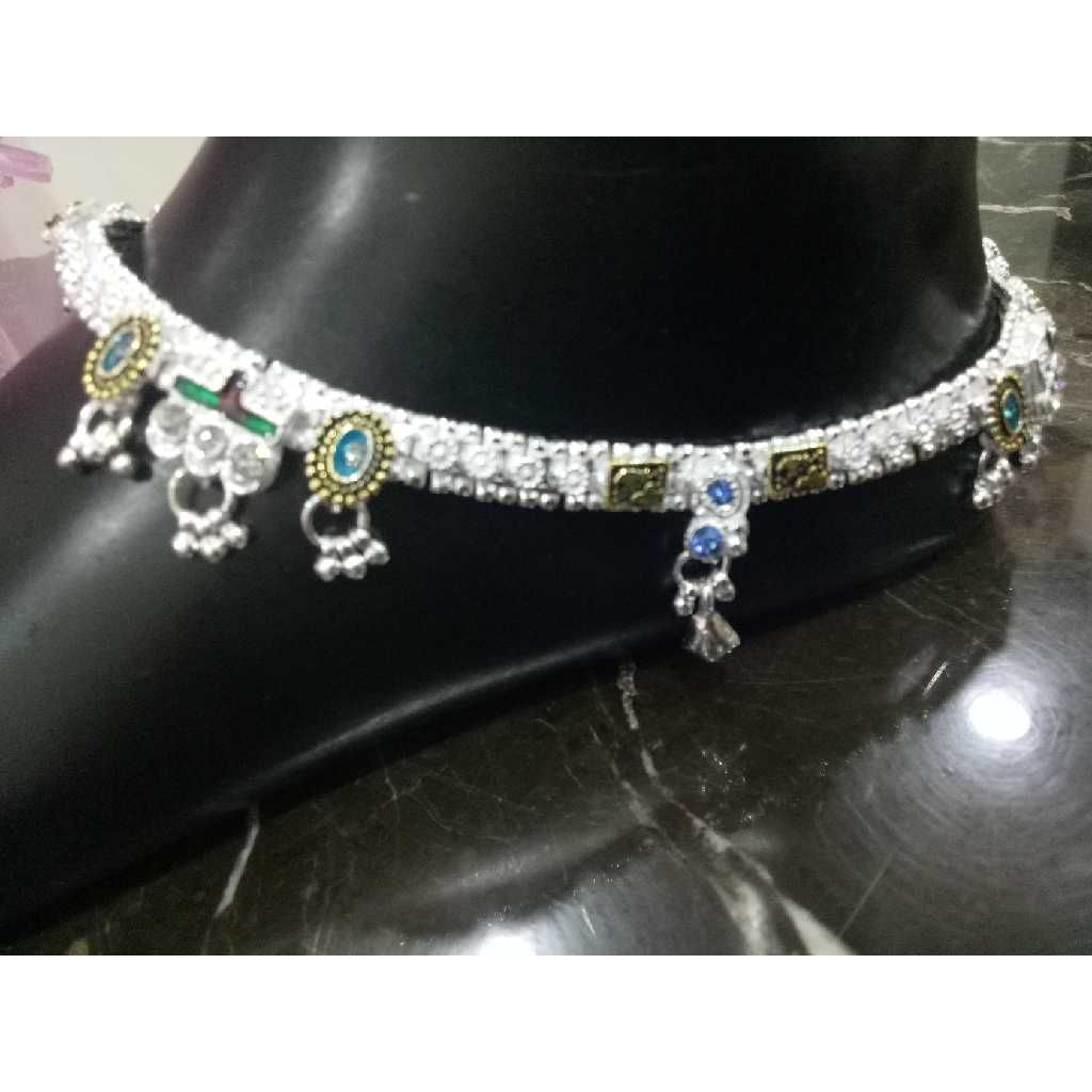Stylish Silver D Payal