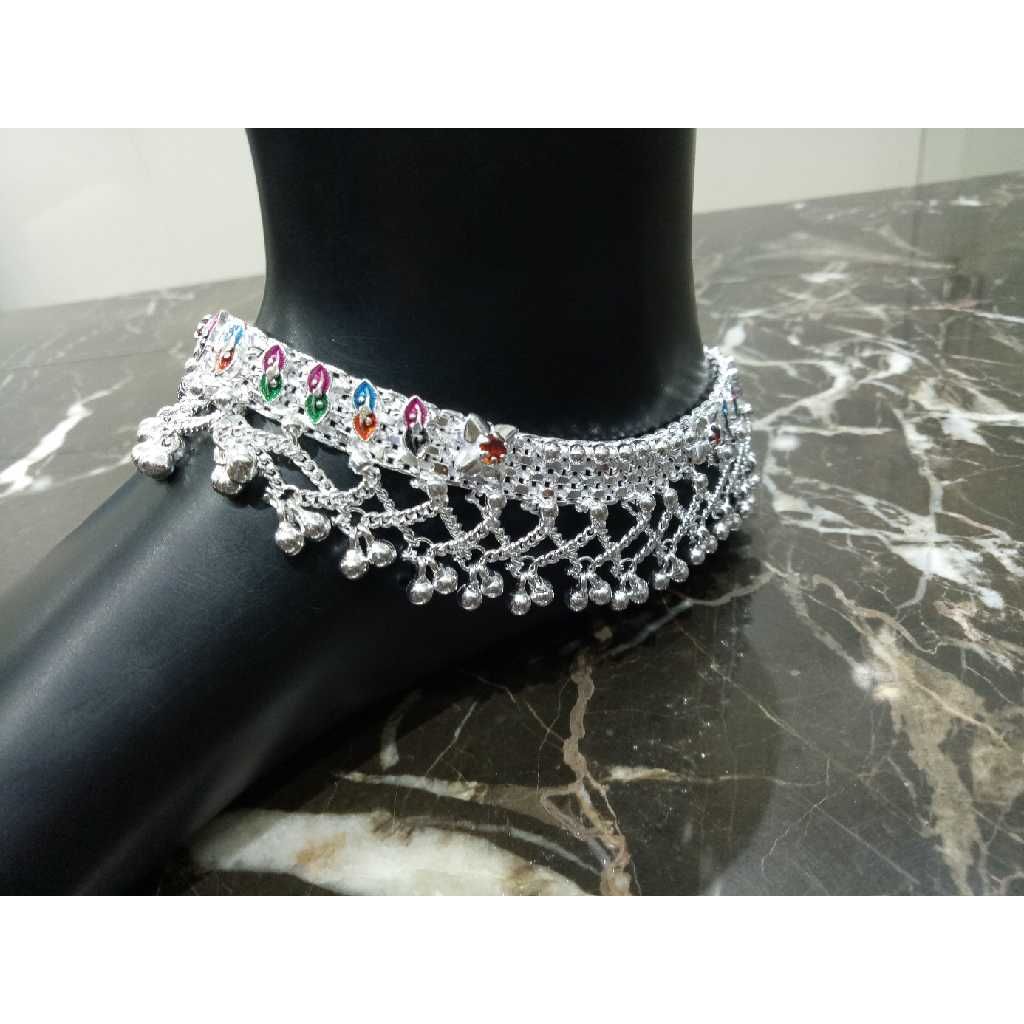 Broad Agra Style Silver Fancy Payal - Image 3