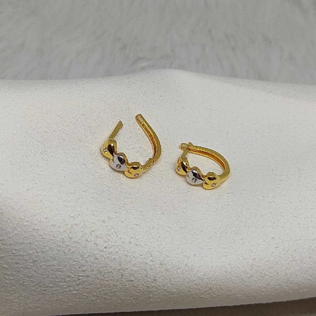 gold with three heart shape Bali earring - Image 2