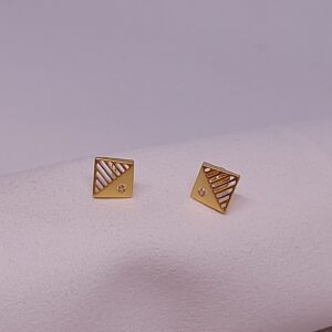 18KT Gold Square Shape Tops