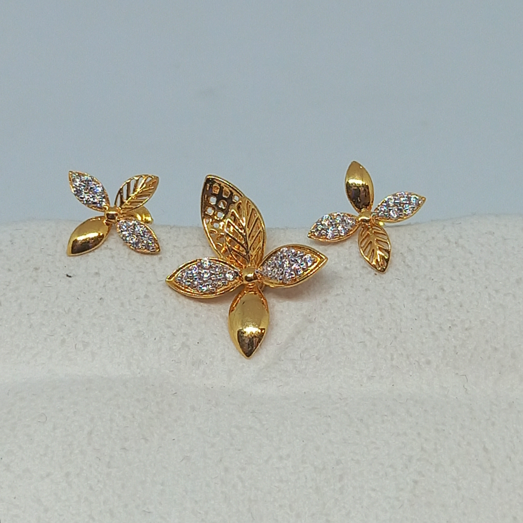 20 kt ladies pendant set