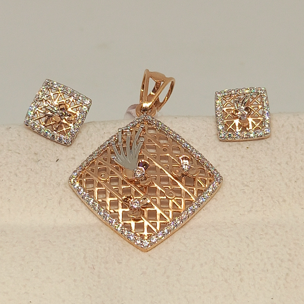 18 kt ladies pendant set